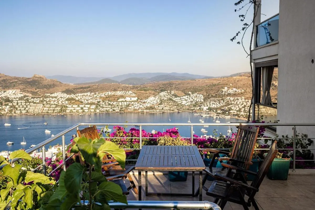 Stunning Sea View Duplex Apartment In Gundogan Bodrum