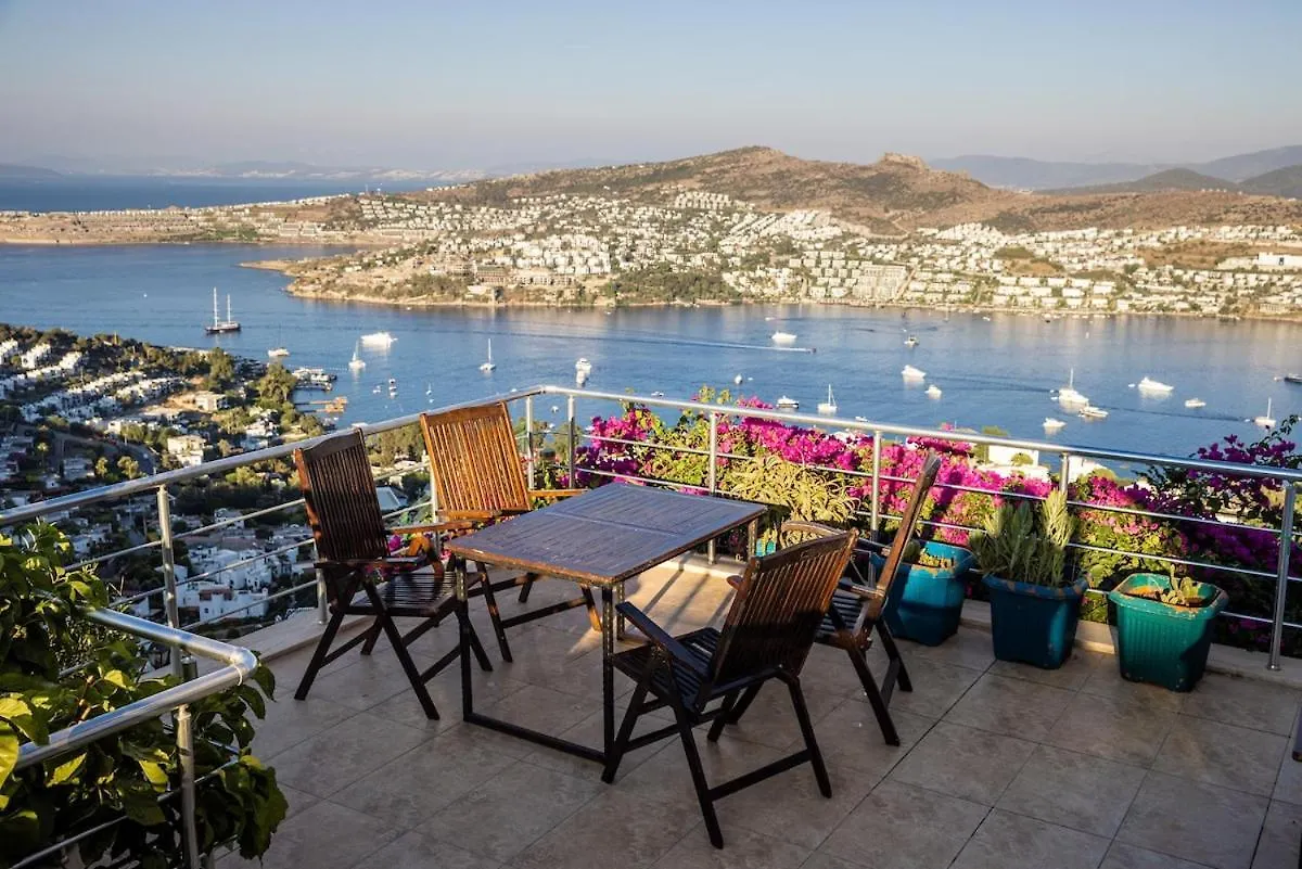 Stunning Sea View Duplex Apartment In Gundogan Bodrum