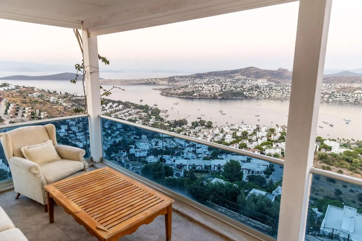Stunning Sea View Duplex Apartment In Gundogan Bodrum