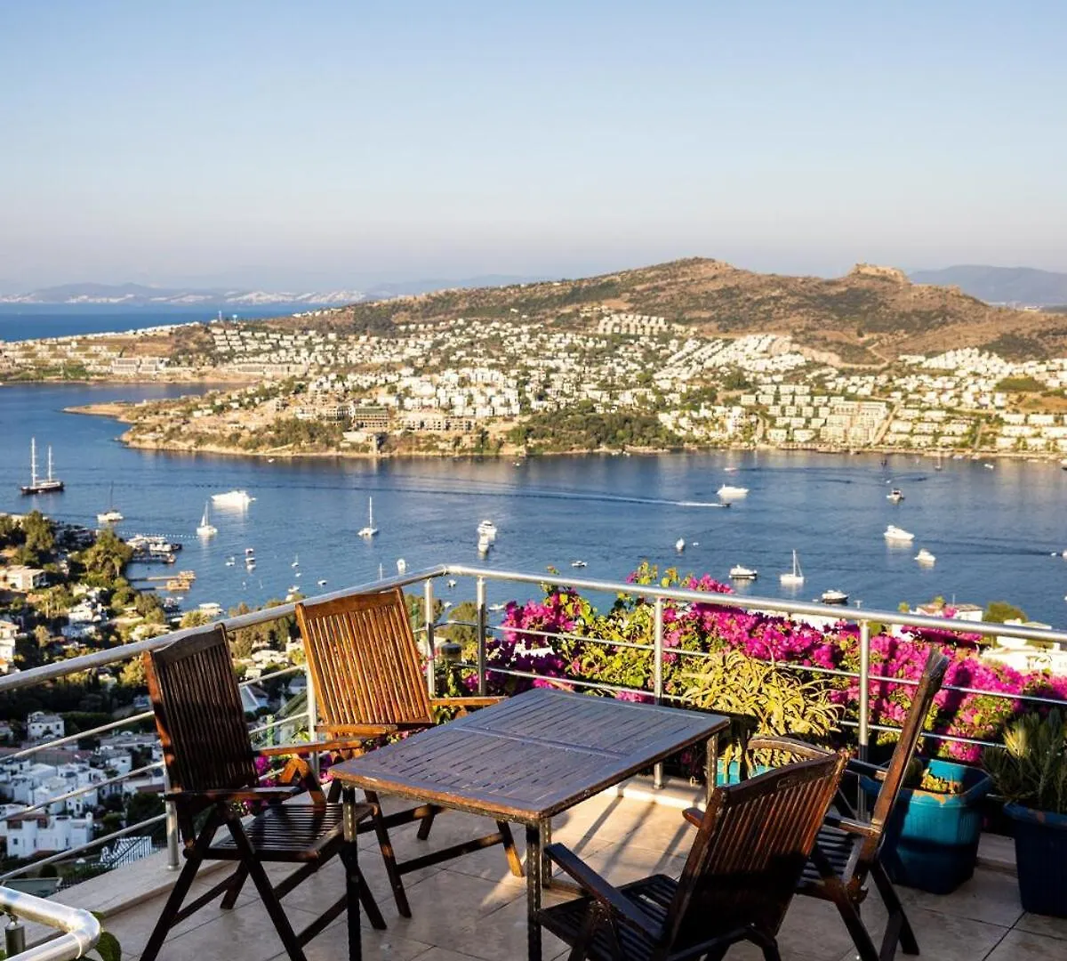 Stunning Sea View Duplex Apartment In Gundogan Bodrum